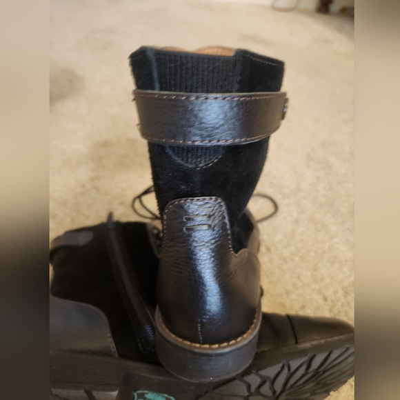 Montana Artisan Suede Black Leather  Lace-Up Ankle Boots - Picture 4 of 13